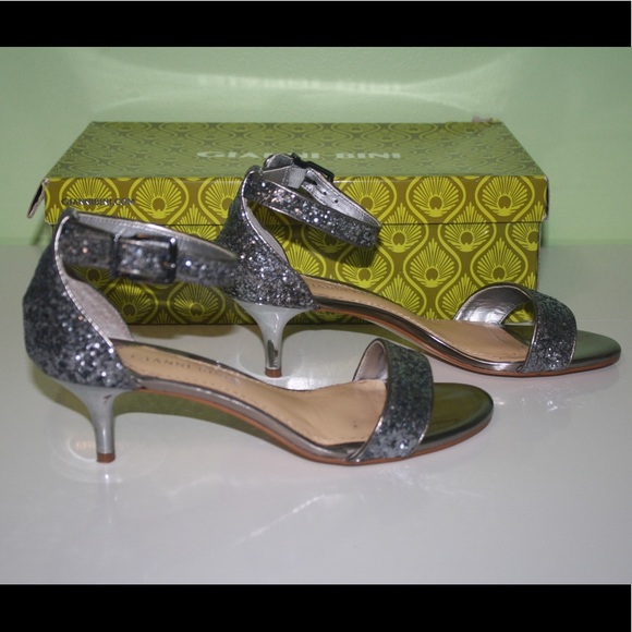 Gianni Bini silver heels - Picture 2 of 8